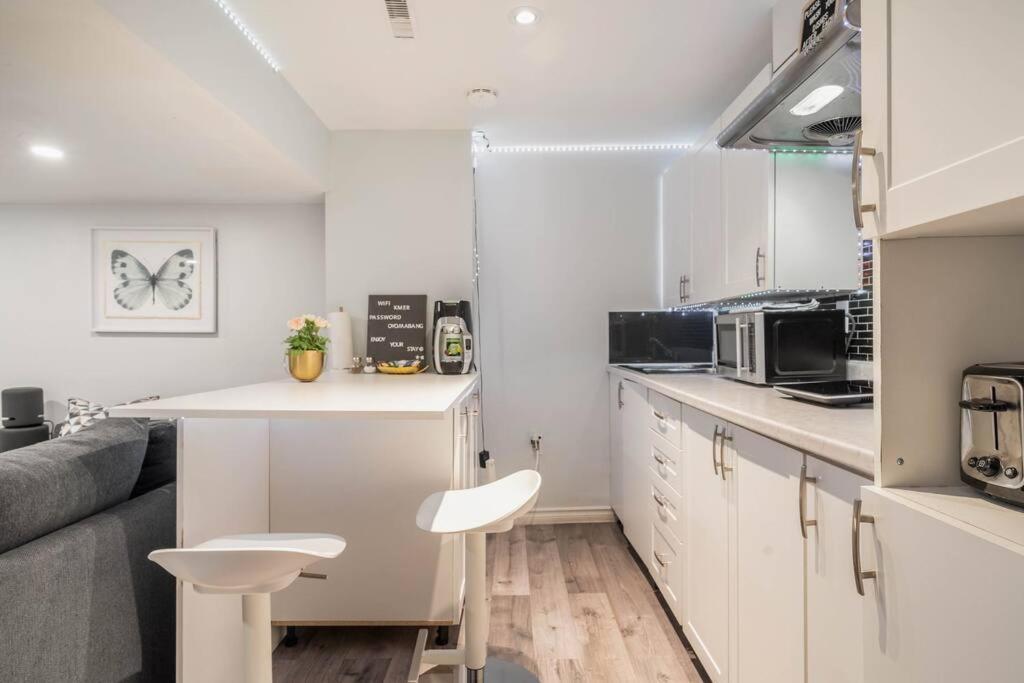 Cozy Nest Basement Unit Apartment ฮามิลตัน ภายนอก รูปภาพ